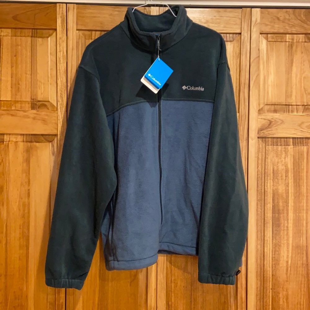 Columbia MEN’S fleece full zip jacket.